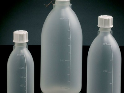 Бутелі вузькогорлі з гвинтовою кришкою