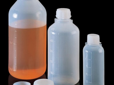 Бутелі градуйовані з гвинтовою ребристою кришкою