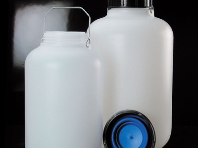 Бутелі з гвинтовою кришкою