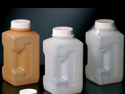 Квадратні контейнери, градуйовані до 2,7 літрів, з ручкою